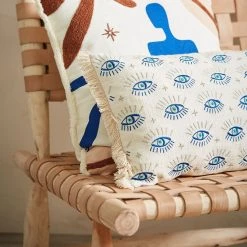 SEMA DESIGN Housse De Coussin Visionnary Creme Oeil Indigo 50x30cm En Coton -HARMONY Shop 1aa92 amb hd 2022 01 pe sema 9692