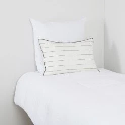 HARMONY HAOMY Coussin Calvi Blanc 40x60cm 100% Lin Lavé -HARMONY Shop 603016 SITU01 WEB